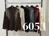 6053-Jm – Damen-V-Ausschnitt-Pullover mit Perlen- und Glitzerdetails