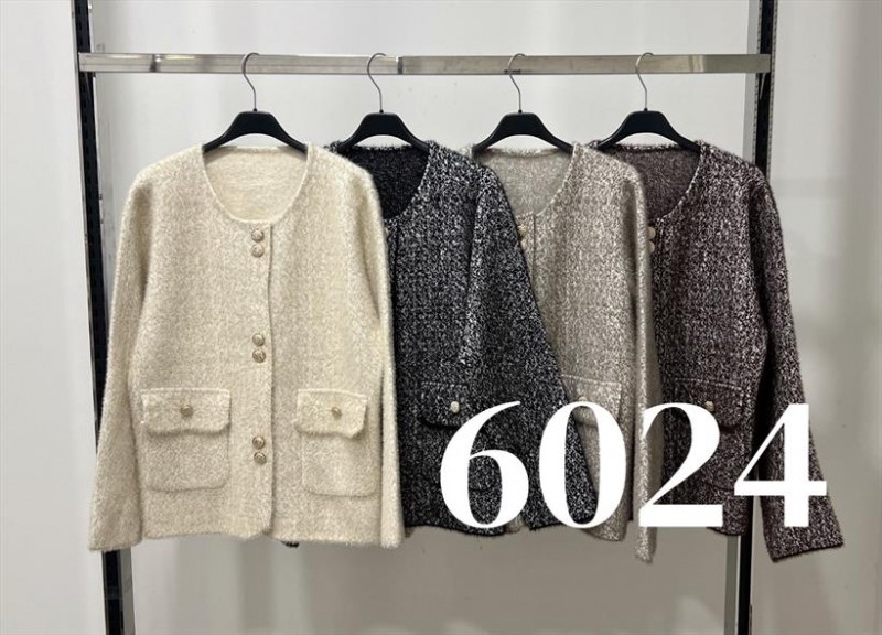6024-Jm – Damen-Strickjacke mit goldfarbenen Knöpfen